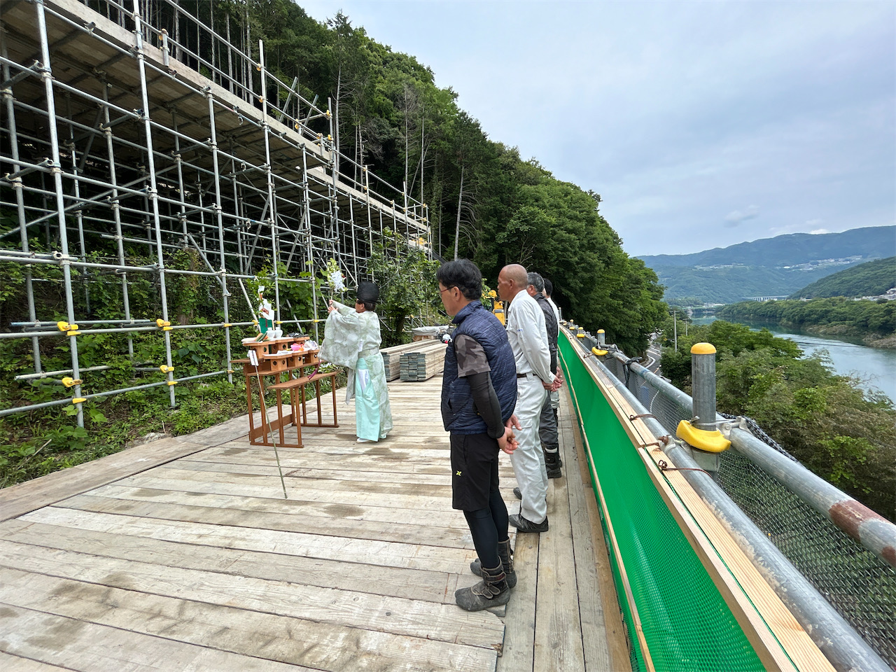 下川作業所にて安全祈願祭を実施しました。スライド02