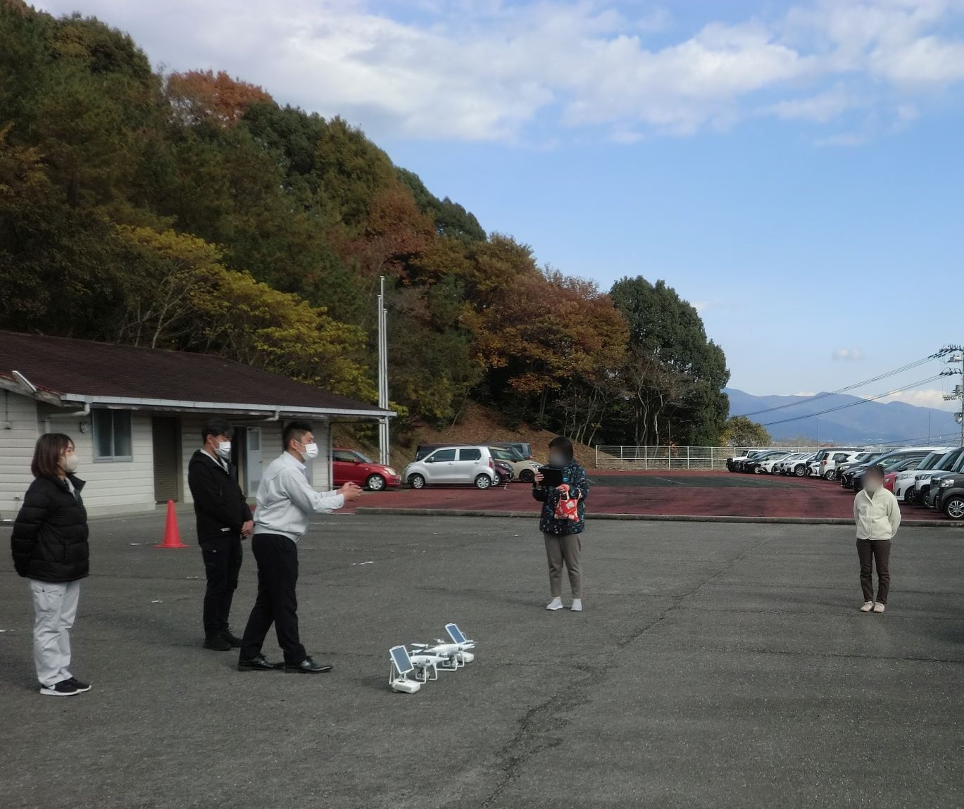 ドローンの体験学習を実施しました。スライド01