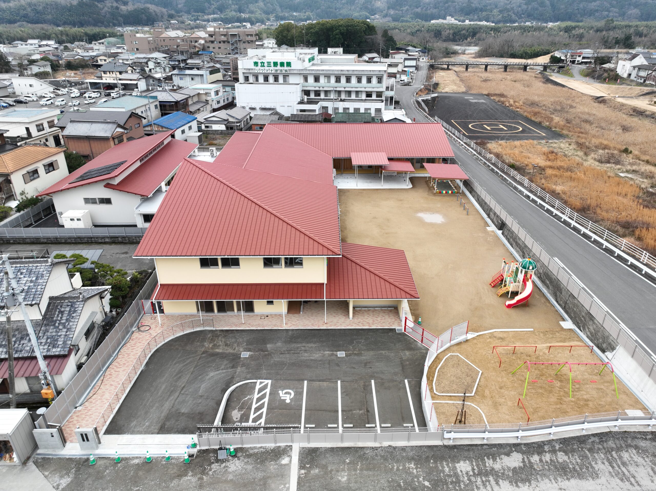 三野認定こども園が完成しました。スライド02