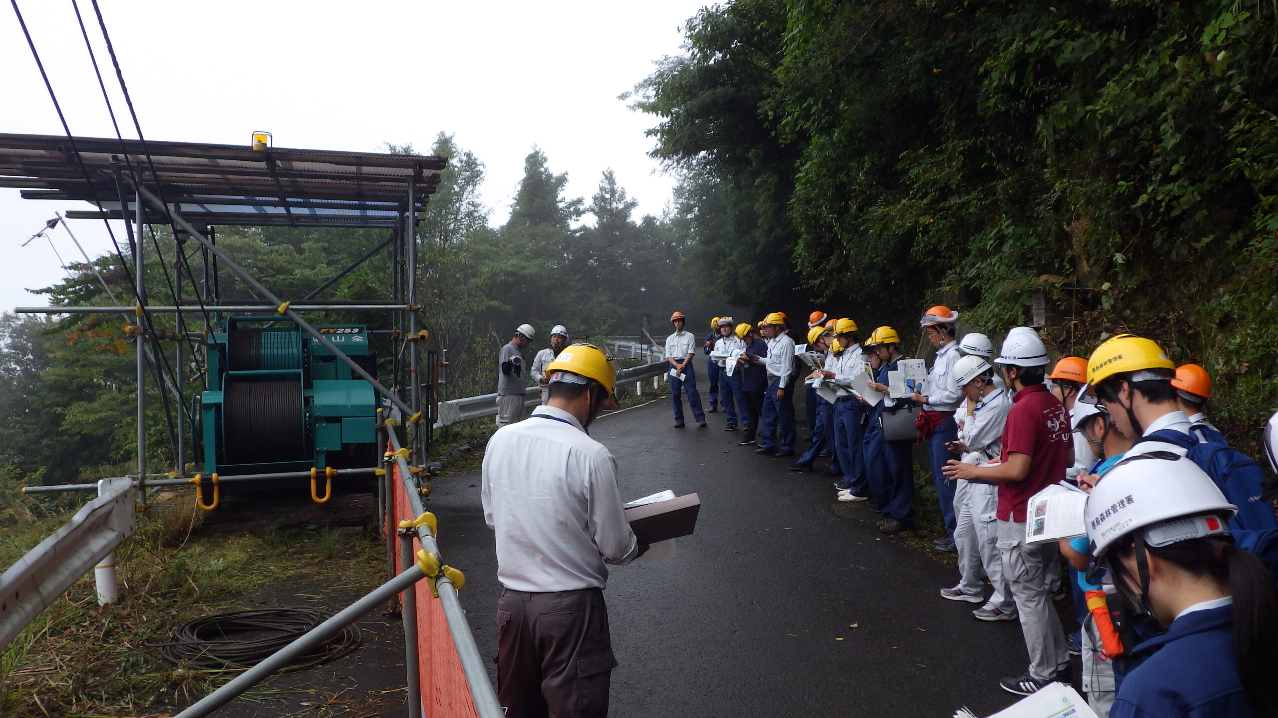 資材運搬工法の現場見学会を実施しました。スライド02